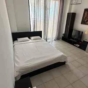 Πανσιόν Melathron, Νέα Μουδανιά