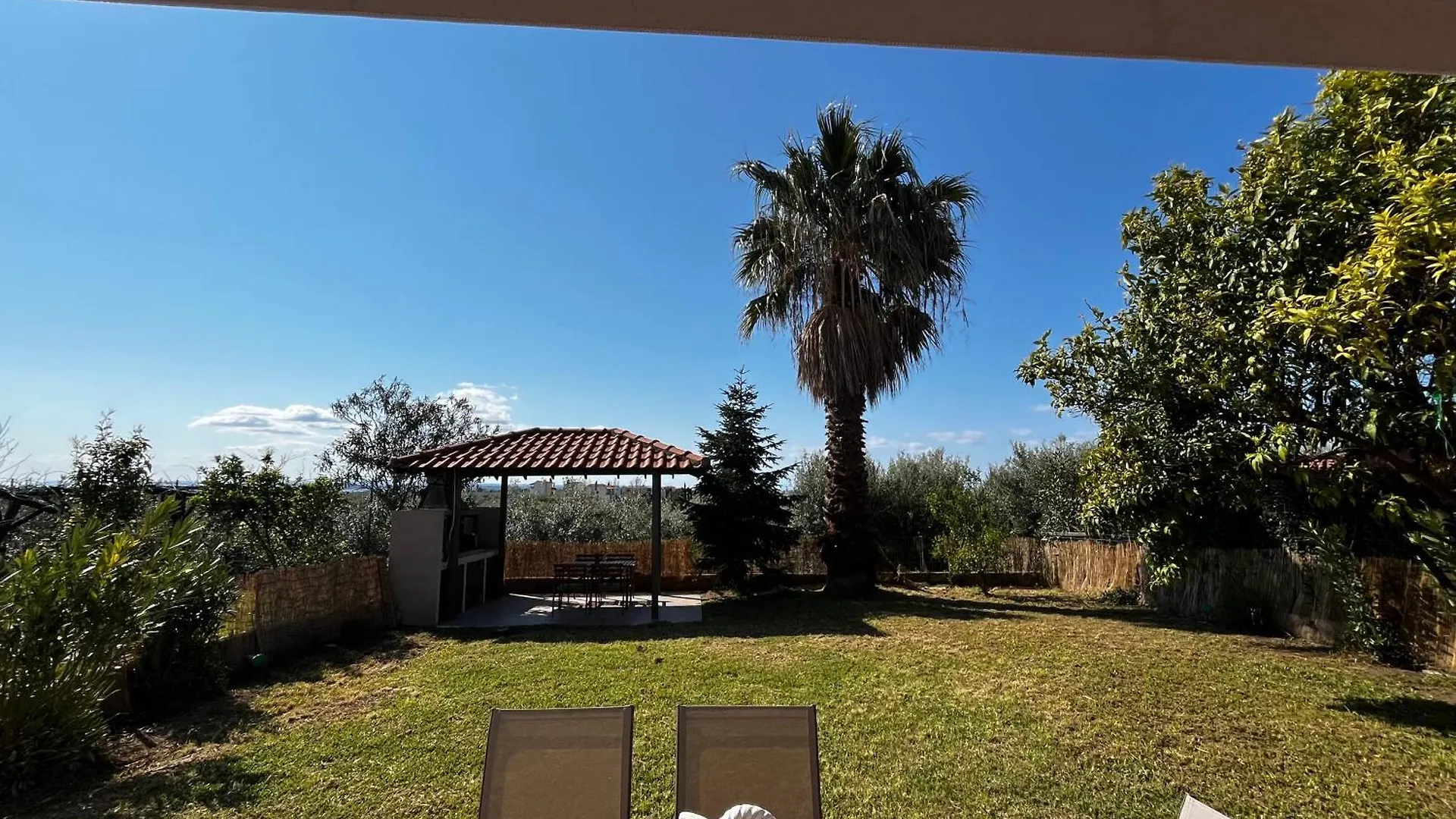 Jordan'S Garden Maisonette Nea Moudania