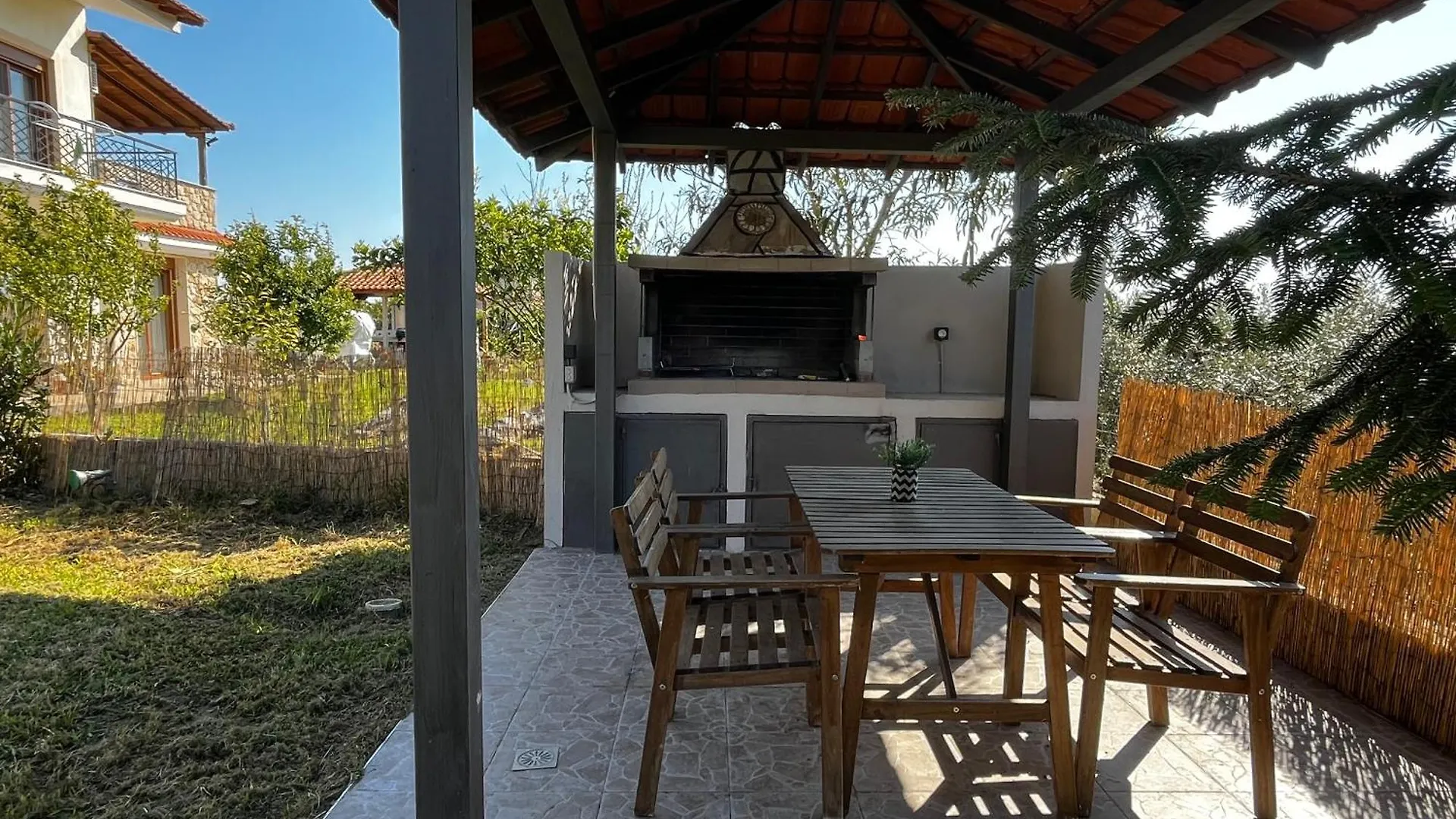 Jordan'S Garden Maisonette Nea Moudania